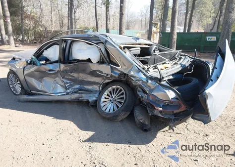 2015 Hyundai Equus Signature z USA, uszkodzony, nr VIN KMHGH4JH3FU091863